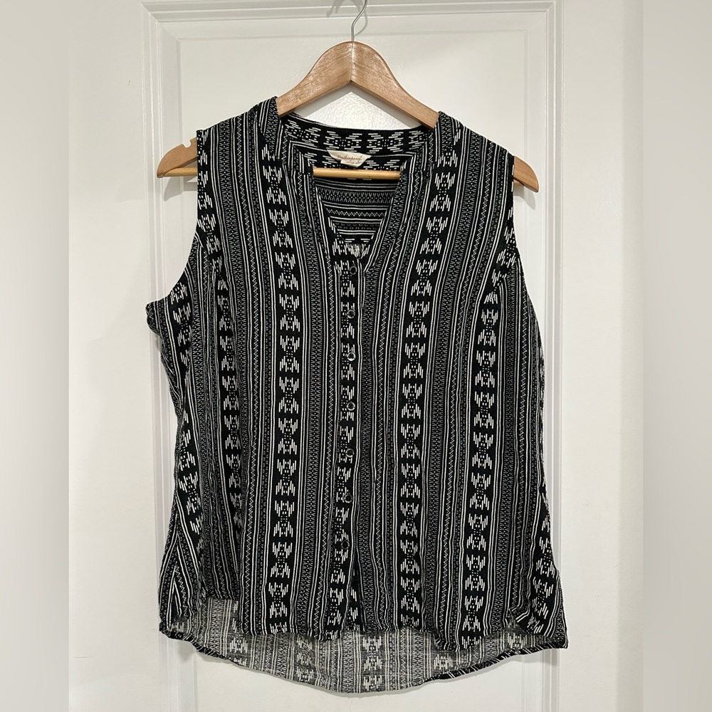 Weatherproof Vintage Brand Black and White Geometric Blouse Womns Size Large